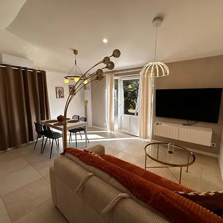 Maison De Droite * Niort