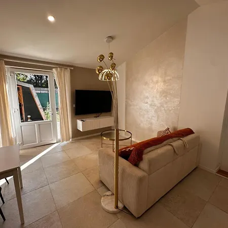 Maison De Droite Villa
